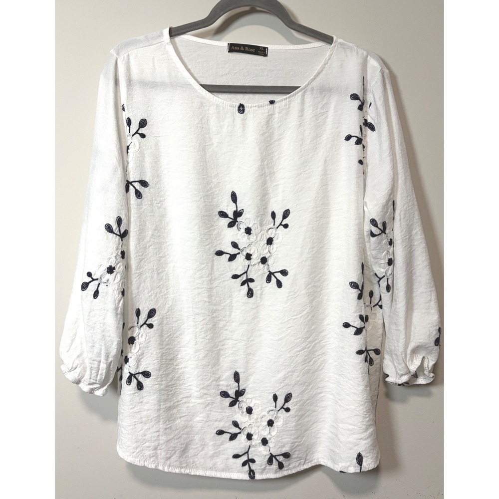 Ana & Rose Womens XL White Navy Blue Floral Embroidered 3/4 Sleeve Blouse Top